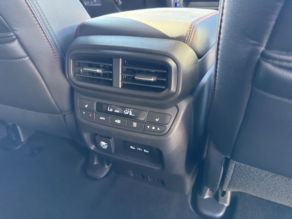 Used 2025 Honda Passport Black Edition image 15