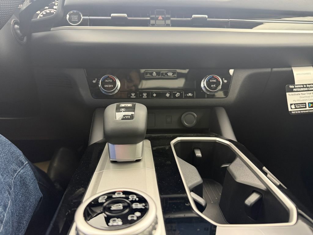 New 2026 Mitsubishi Outlander AWD image 22