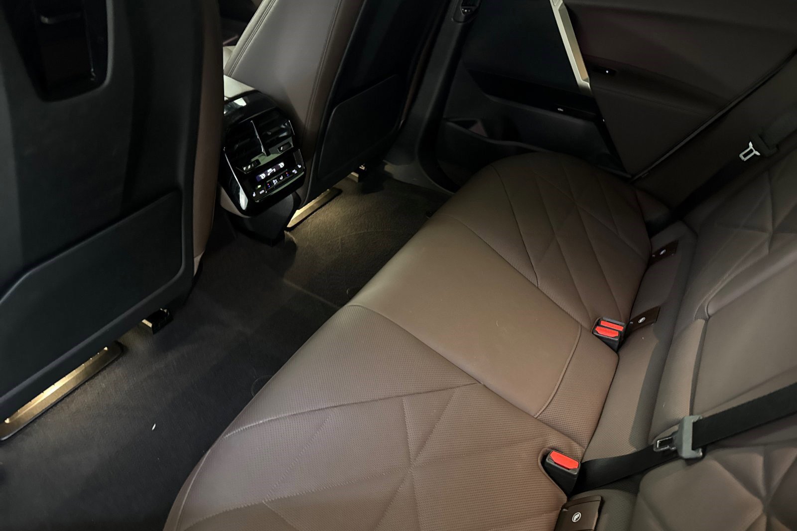 Certified 2023 BMW iX xDrive50 w/ Premium Package image 29