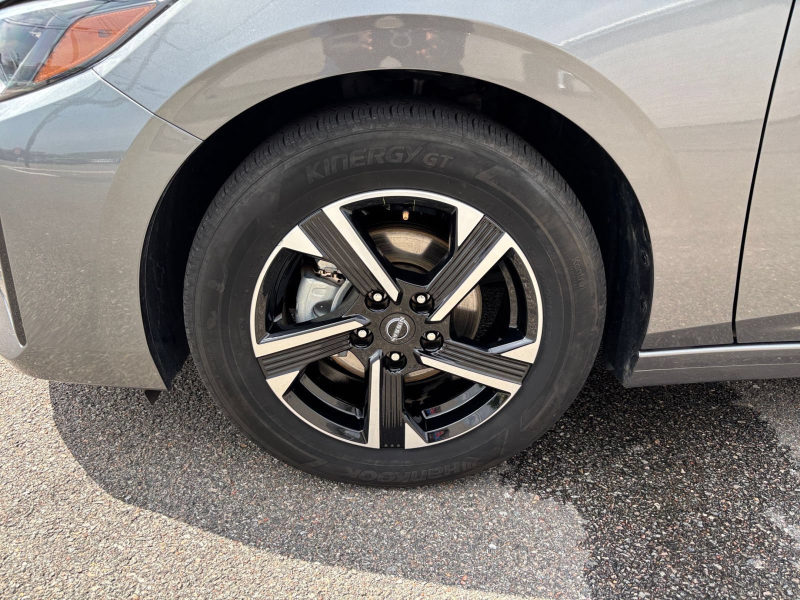 Used 2025 Nissan Sentra SV FWD image 24
