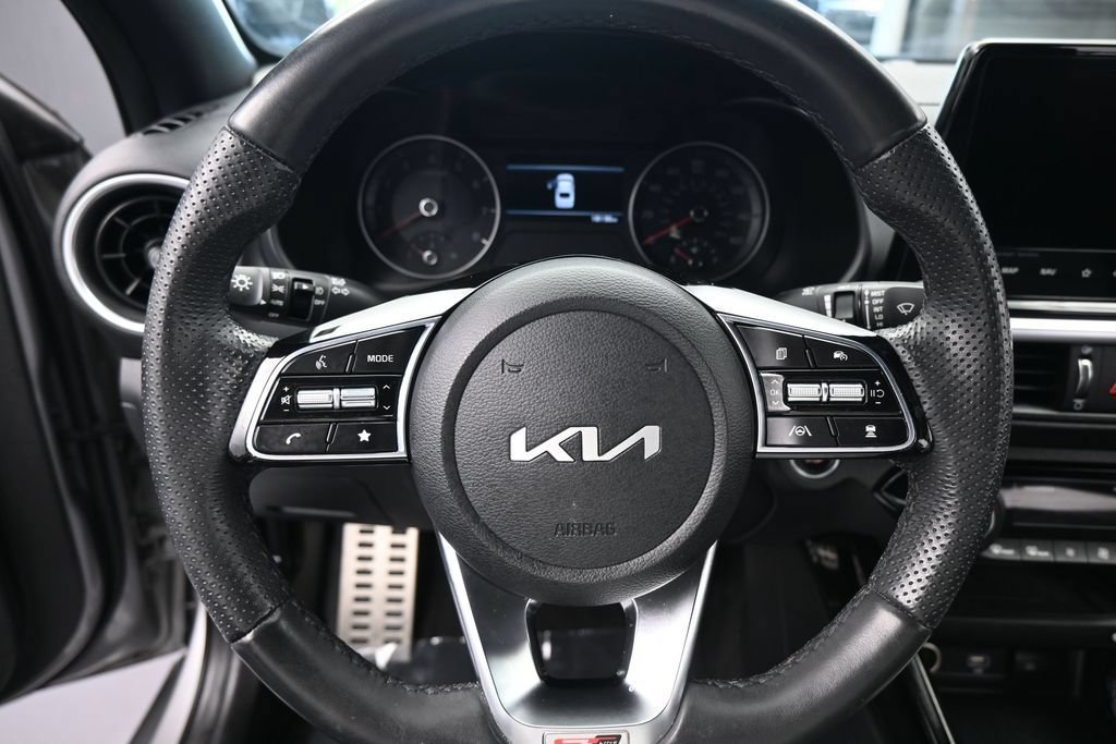 Used 2023 Kia Forte GT-Line w/ GT-Line Premium Package FWD image 15