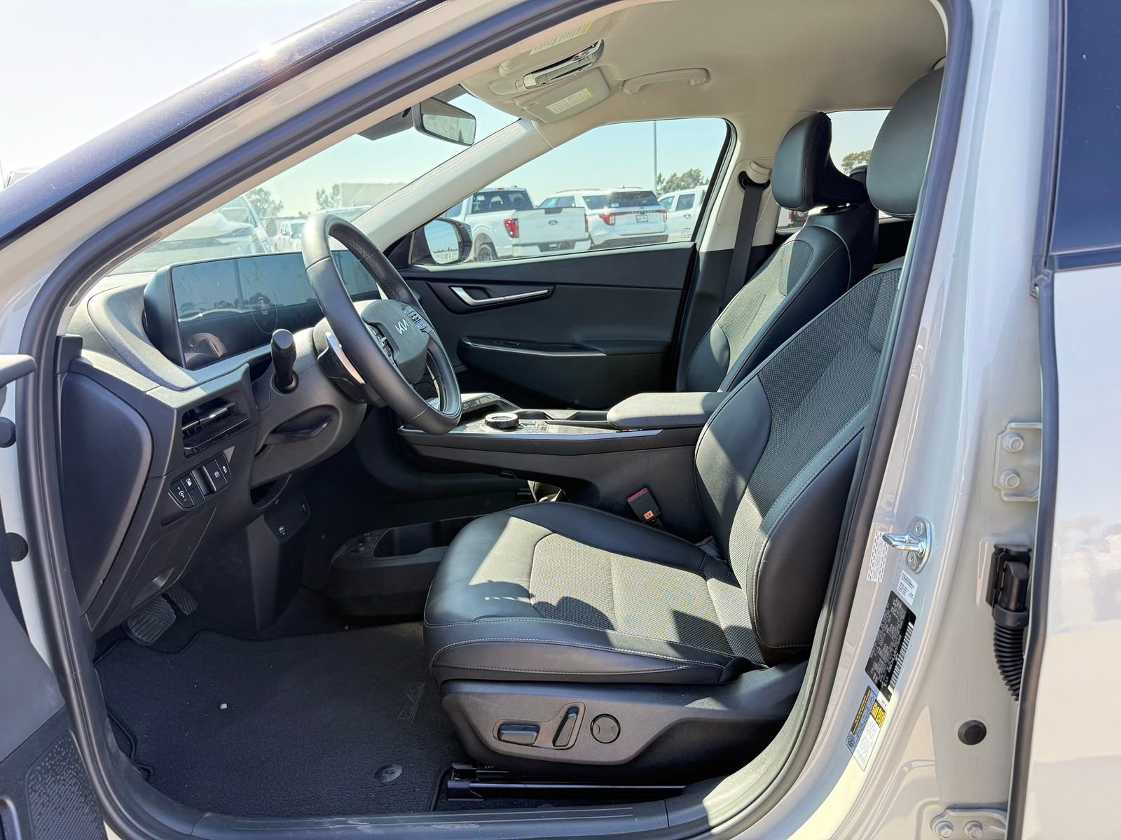 Used 2024 Kia EV6 Light RWD image 5