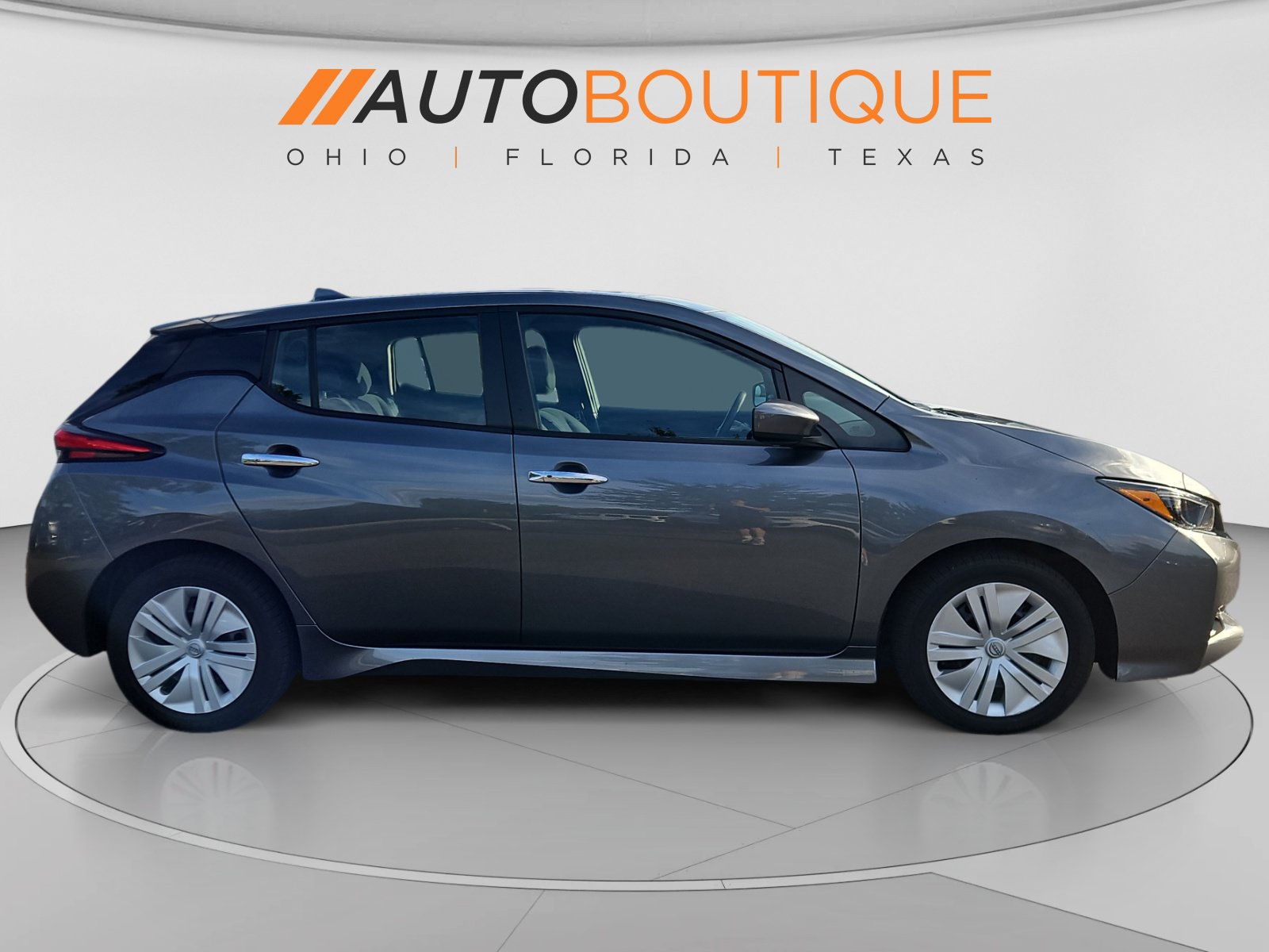 Used 2025 Nissan Leaf S FWD image 6