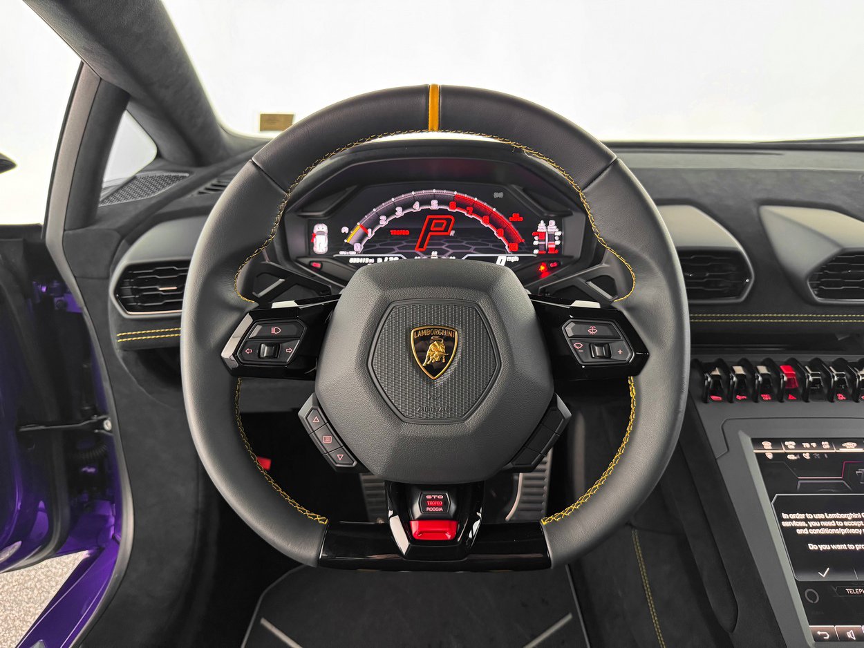 Used 2023 Lamborghini Huracan STO image 11