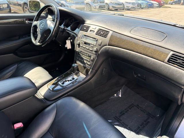 Used 2004 Lexus ES 330 w/ Premium Pkg FWD image 28
