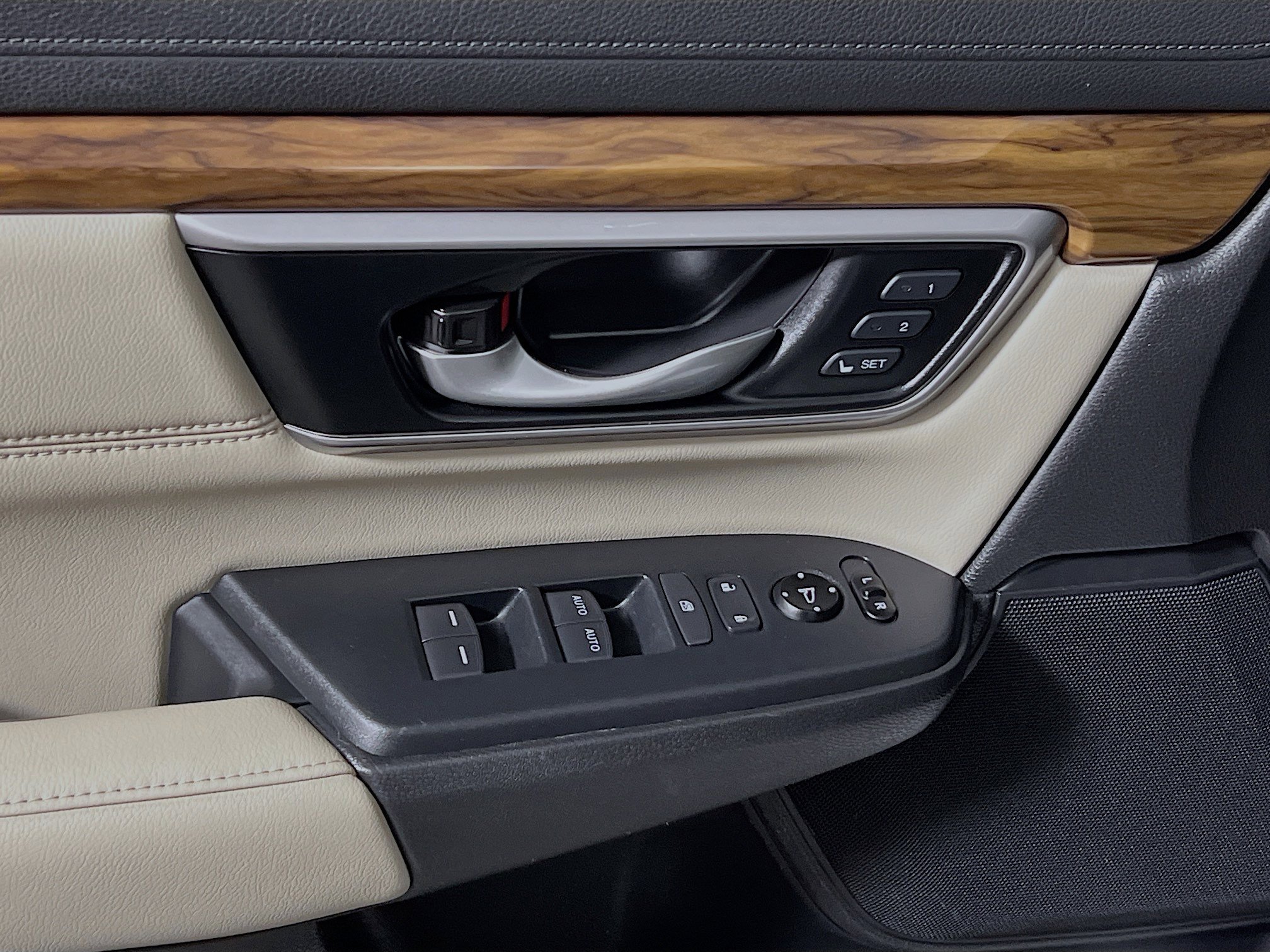 Used 2019 Honda CR-V EX-L image 17