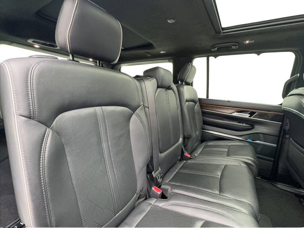 Used 2023 Jeep Grand Wagoneer Series II w/ Flexible Seating Group AWD/4WD image 28