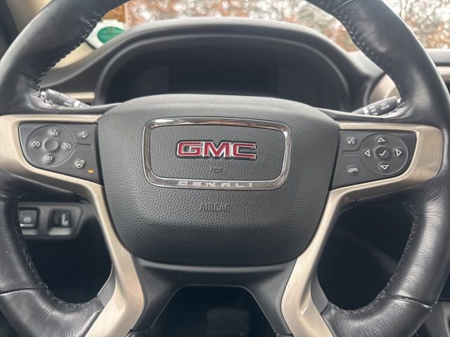 Used 2019 GMC Acadia Denali image 2
