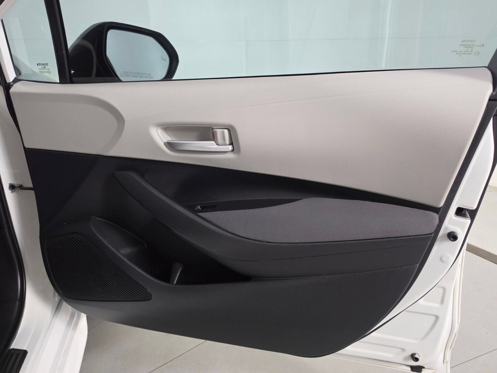 Used 2021 Toyota Corolla LE w/ LE Convenience Package FWD image 19