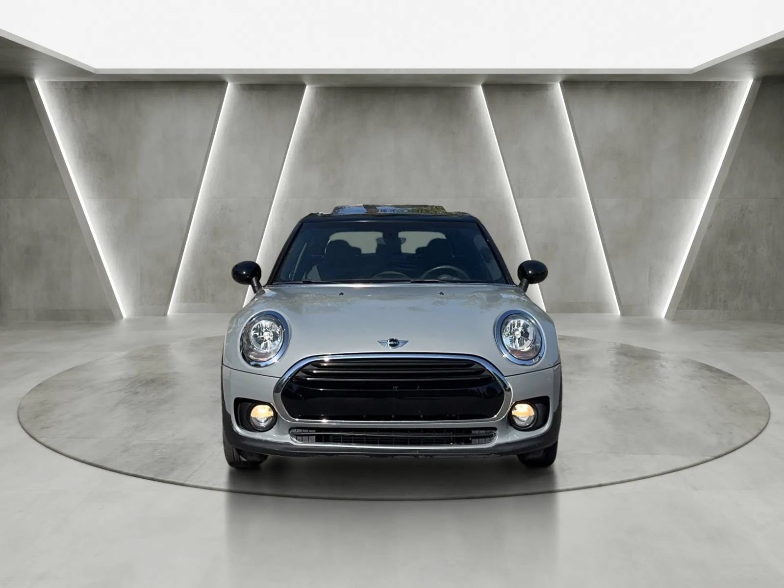 Used 2016 MINI Cooper Clubman FWD image 9