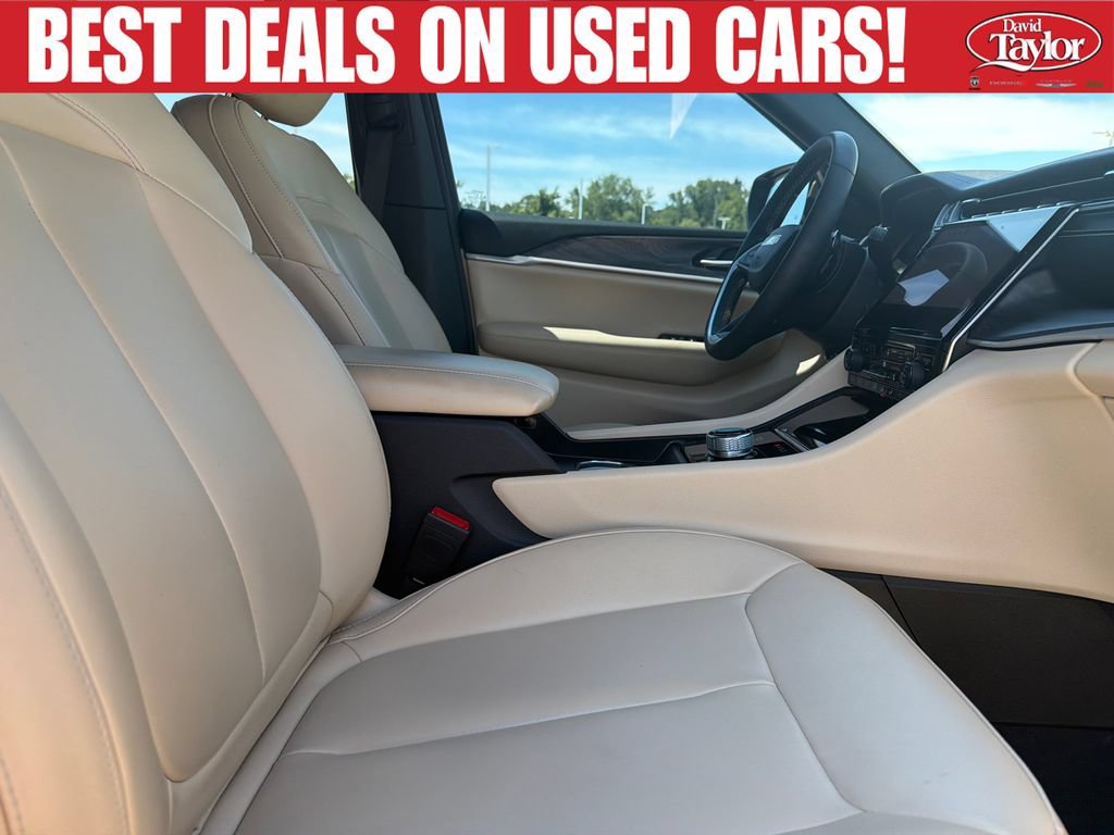 Used 2023 Jeep Grand Cherokee Limited AWD/4WD image 30