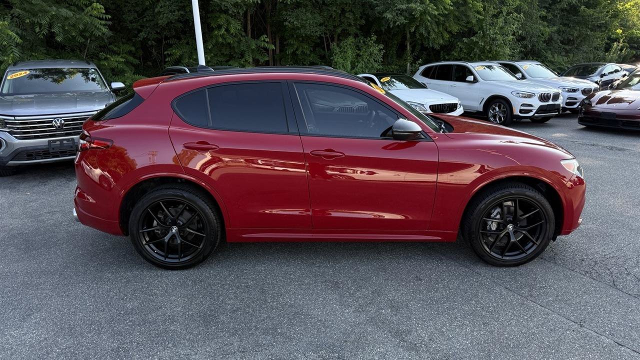 Used 2021 Alfa Romeo Stelvio Ti w/ Nero Edizione AWD/4WD image 20