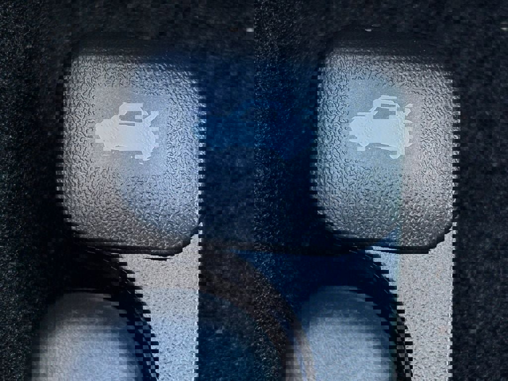 New 2025 Hyundai Elantra Sport image 9