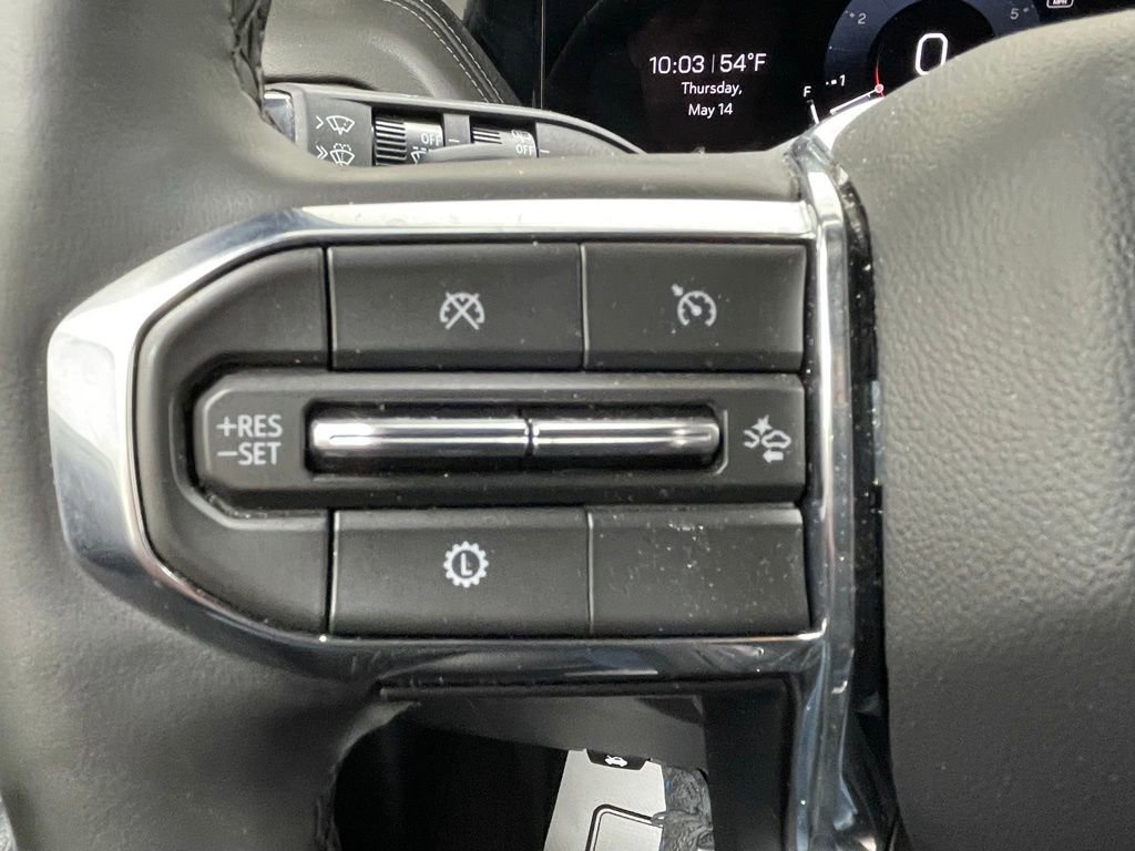 Used 2025 GMC Yukon XL Denali AWD/4WD image 24