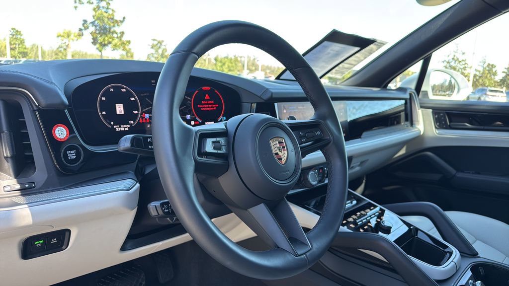 Certified 2026 Porsche Cayenne image 9