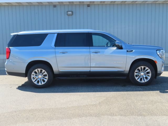 Used 2024 GMC Yukon XL Denali w/ Advanced Technology Package AWD/4WD image 2
