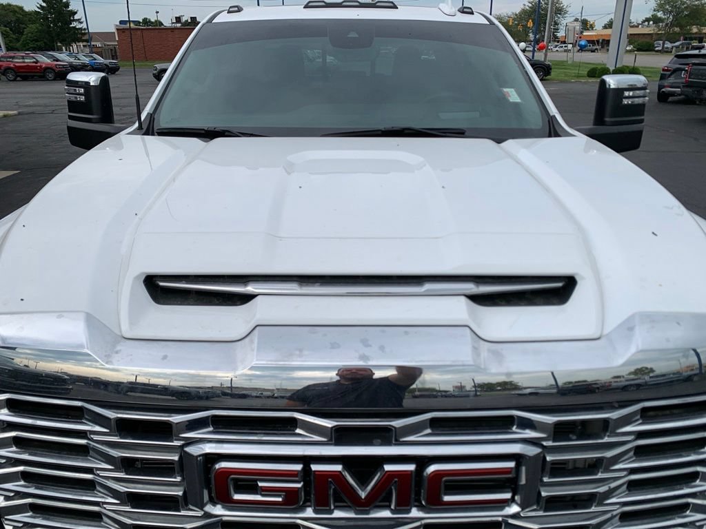 Used 2024 GMC Sierra 3500 Denali w/ Denali Reserve Package AWD/4WD image 14