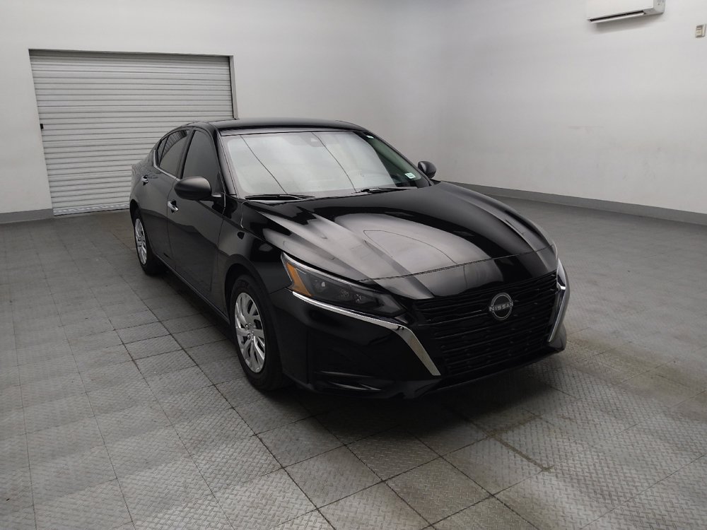 Used 2025 Nissan Altima 2.5 S FWD image 13