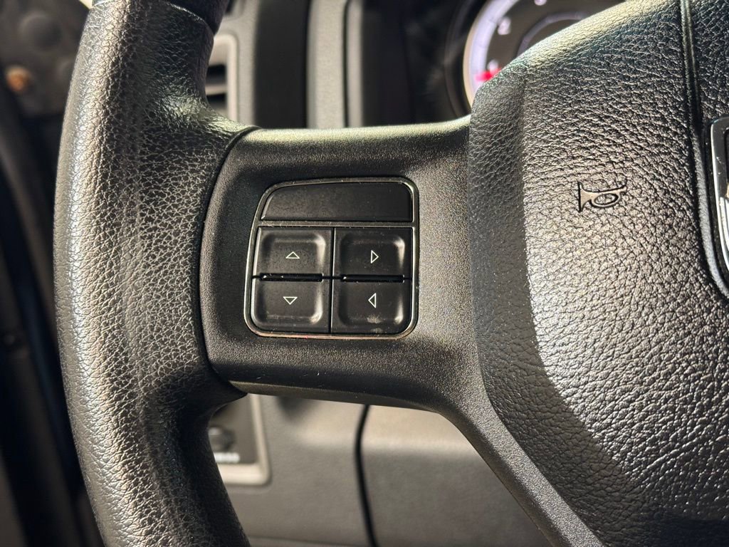 Used 2014 RAM 1500 Express image 30