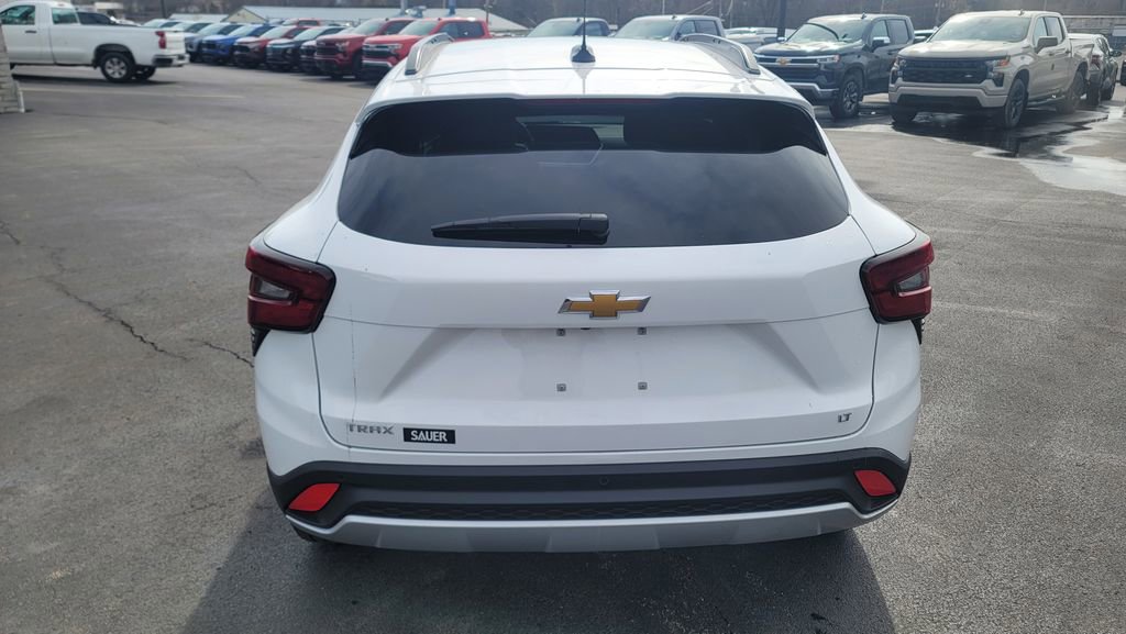 New 2026 Chevrolet Trax LT w/ Driver Confidence Package image 10