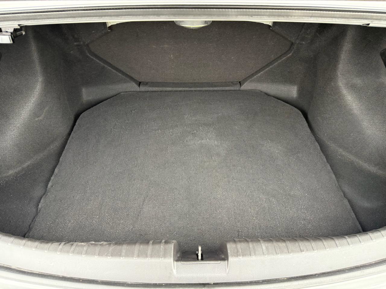 Used 2013 Acura ILX w/ Premium Package image 13