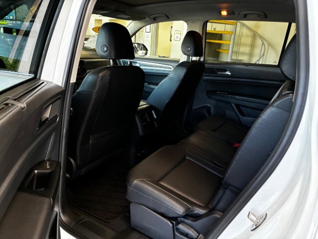 Used 2020 Volkswagen Atlas SE w/ Panoramic Sunroof Package FWD image 28