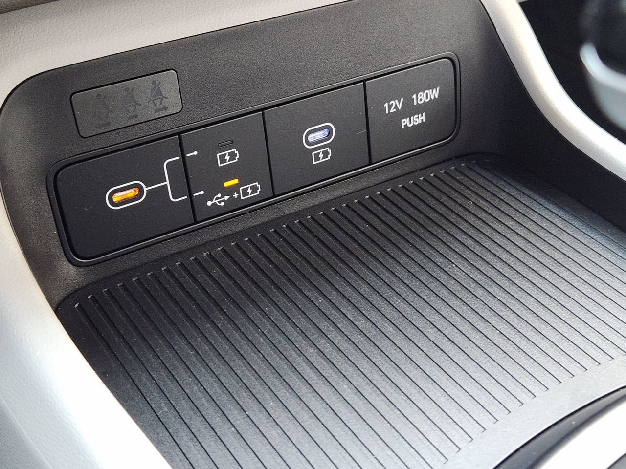 Used 2024 Hyundai Kona SE FWD image 17