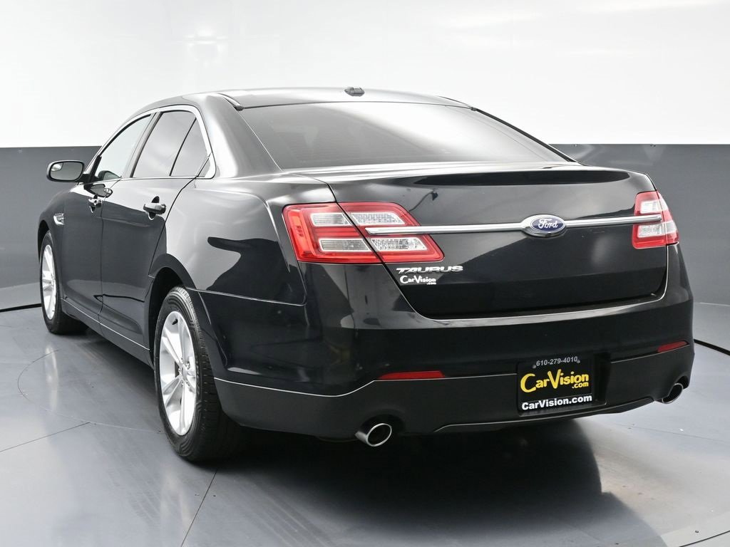 Used 2016 Ford Taurus SE image 7