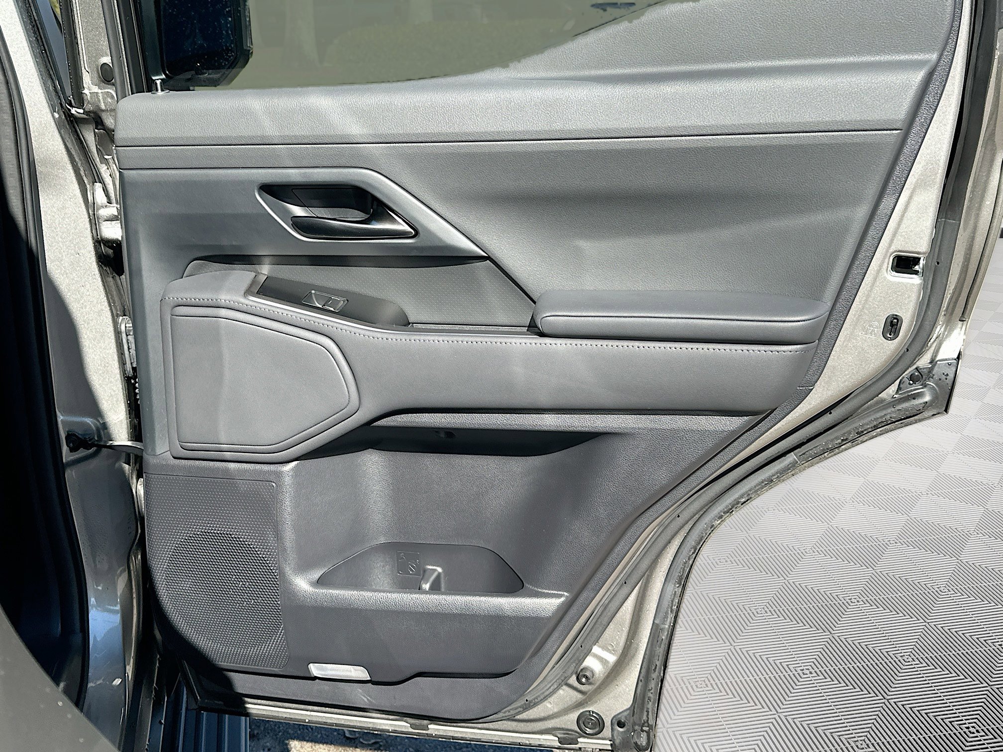 Used 2024 Lexus GX 550 w/ Cold Area Package image 32