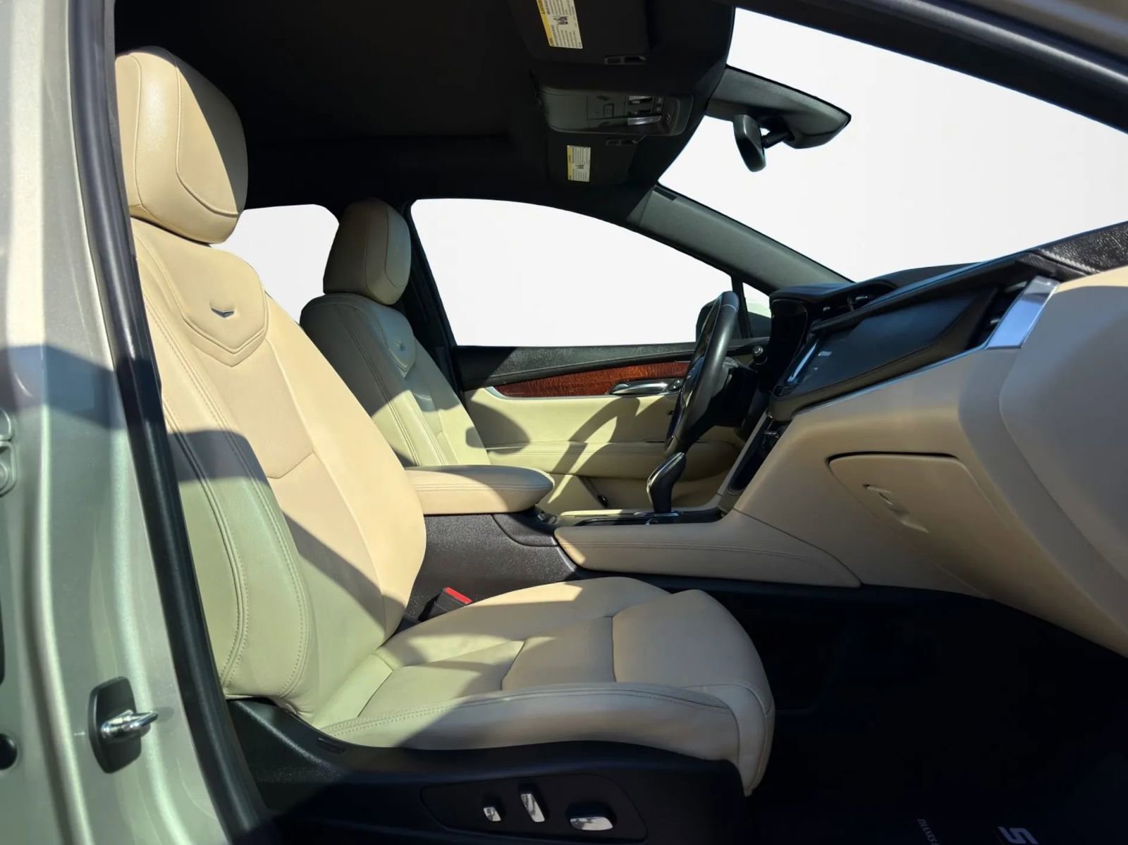 Used 2017 Cadillac XT5 Premium Luxury FWD image 24