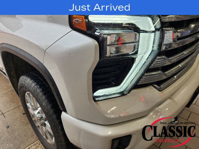 Used 2024 Chevrolet Silverado 2500 High Country w/ Technology Package AWD/4WD image 7
