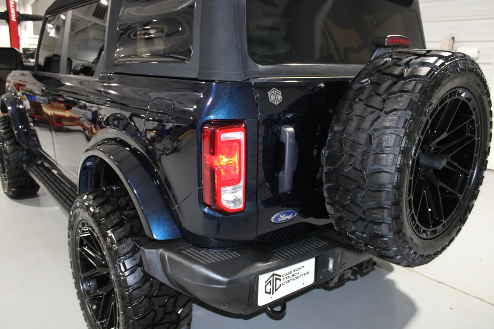 Used 2021 Ford Bronco Black Diamond w/ Sasquatch Package AWD/4WD image 4
