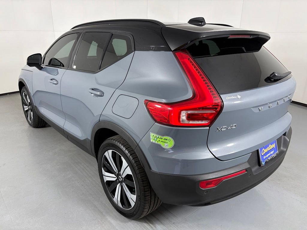 Used 2023 Volvo XC40 Recharge Core AWD/4WD image 6