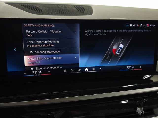 Used 2024 BMW X7 xDrive40i w/ M Sport Package image 27