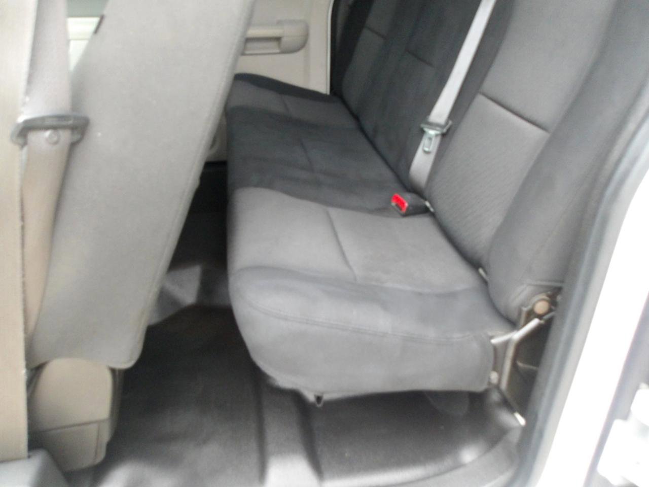 Used 2010 Chevrolet Silverado 1500 W/T RWD image 17