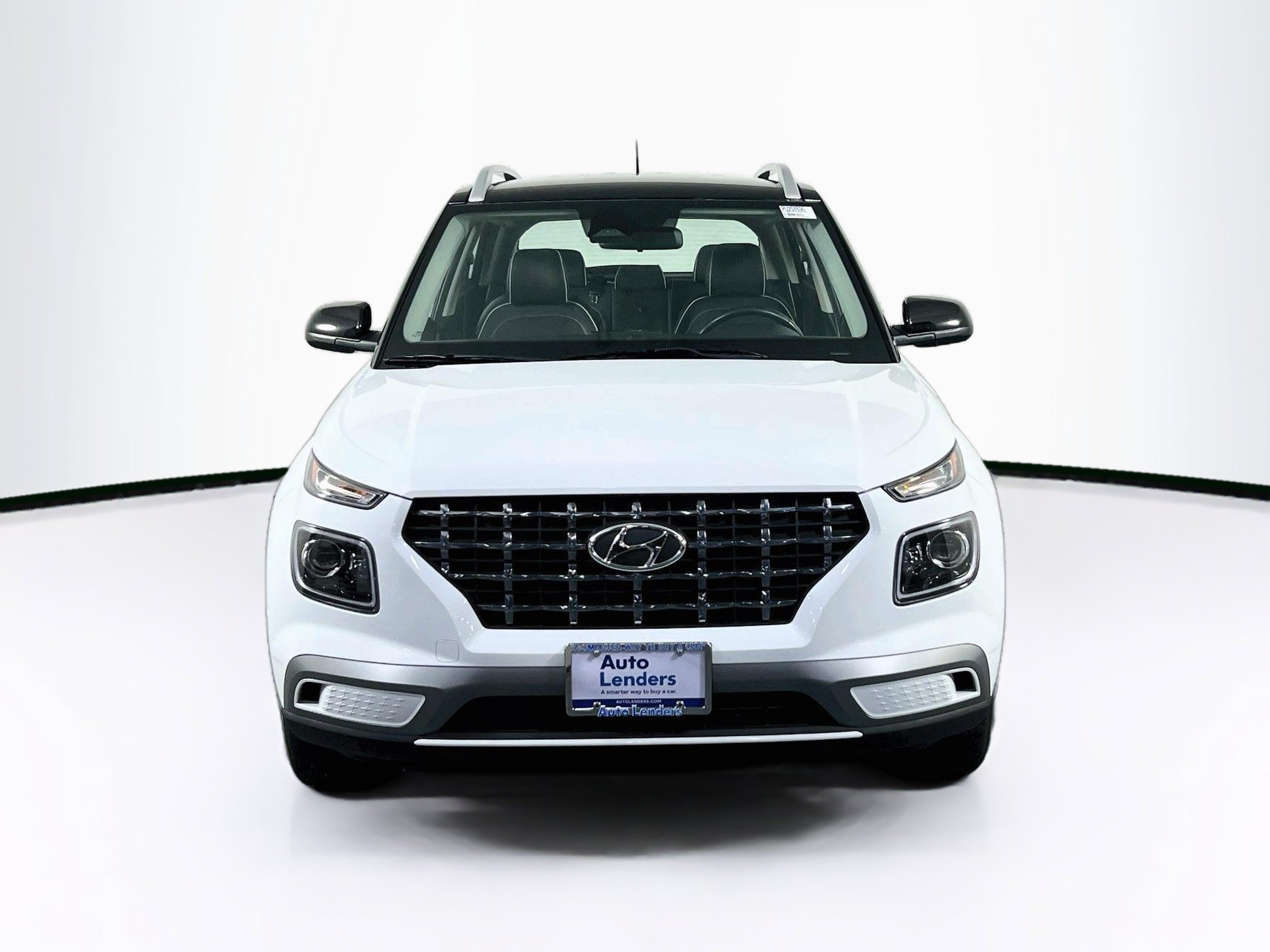 Used 2023 Hyundai Venue Limited FWD image 2