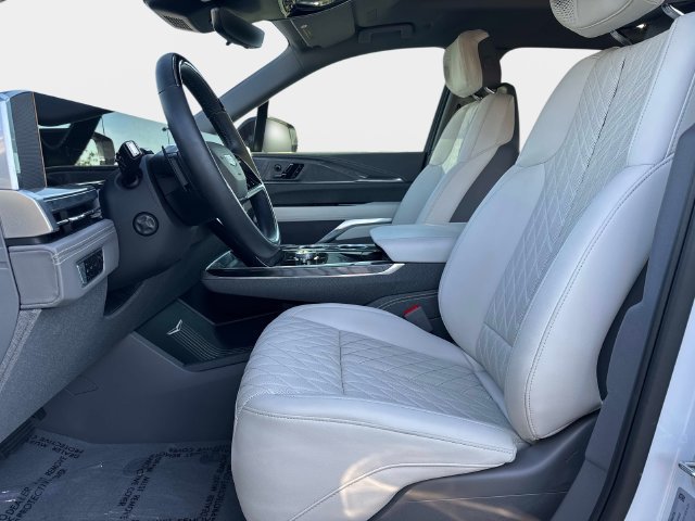 Certified 2026 Cadillac Escalade IQL Sport 1 w/ LPO, Floor Liner Package AWD/4WD image 18