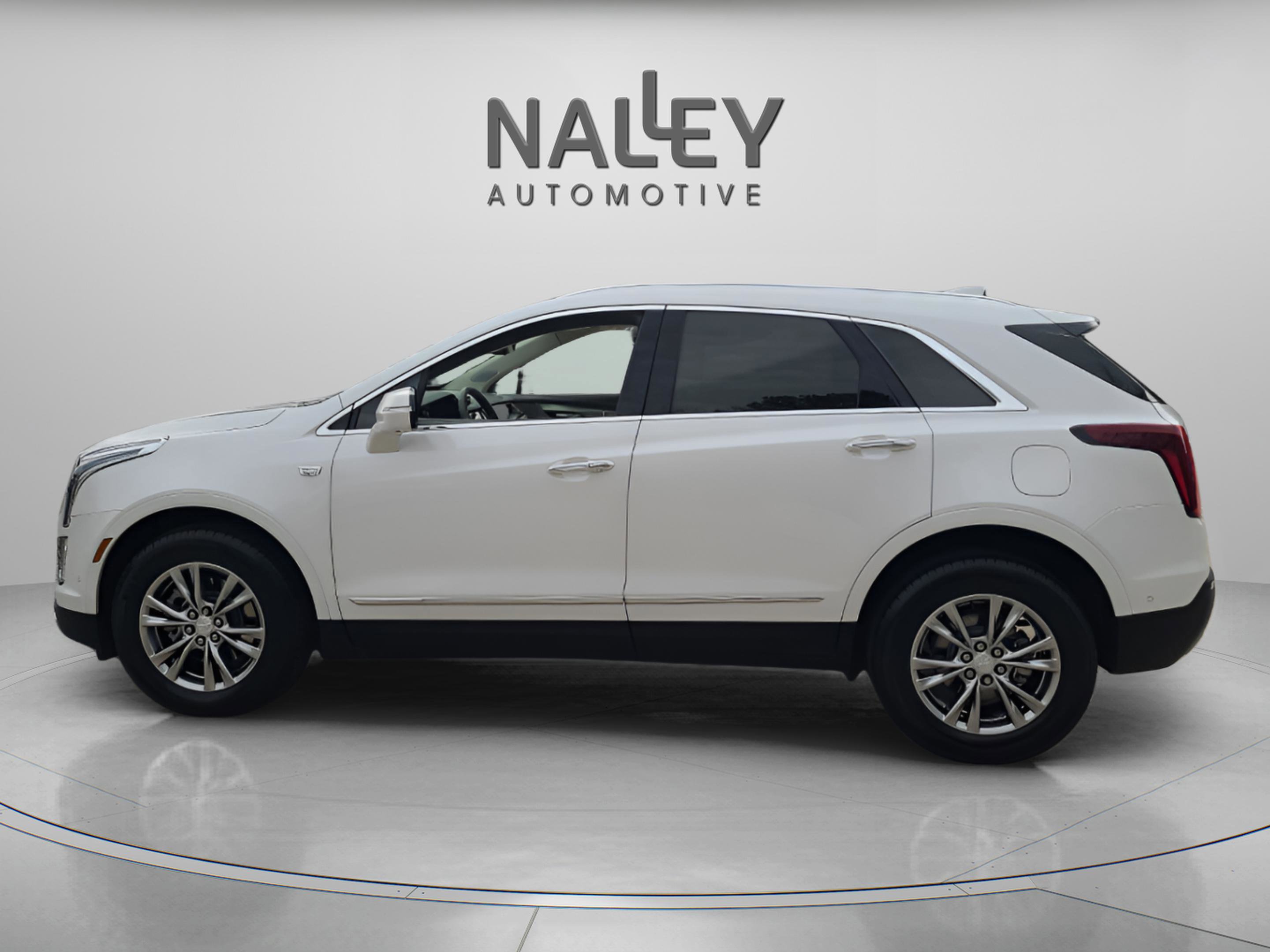 Used 2022 Cadillac XT5 Premium Luxury w/ Technology Package image 2