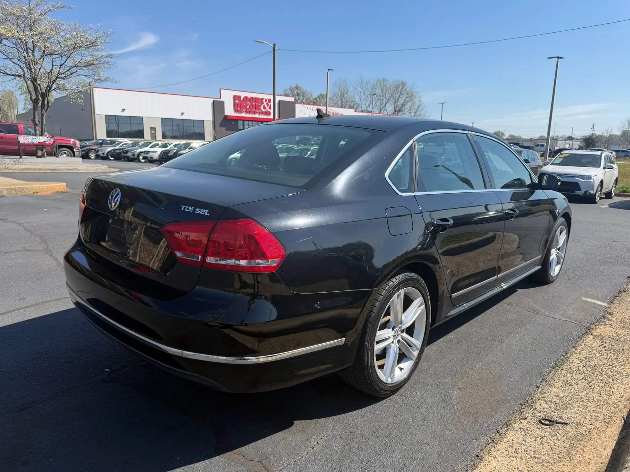 Used 2015 Volkswagen Passat TDI SEL Premium image 7