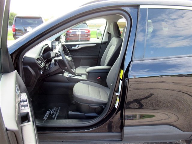 Used 2021 Ford Escape SE w/ Cold Weather Package AWD/4WD image 12