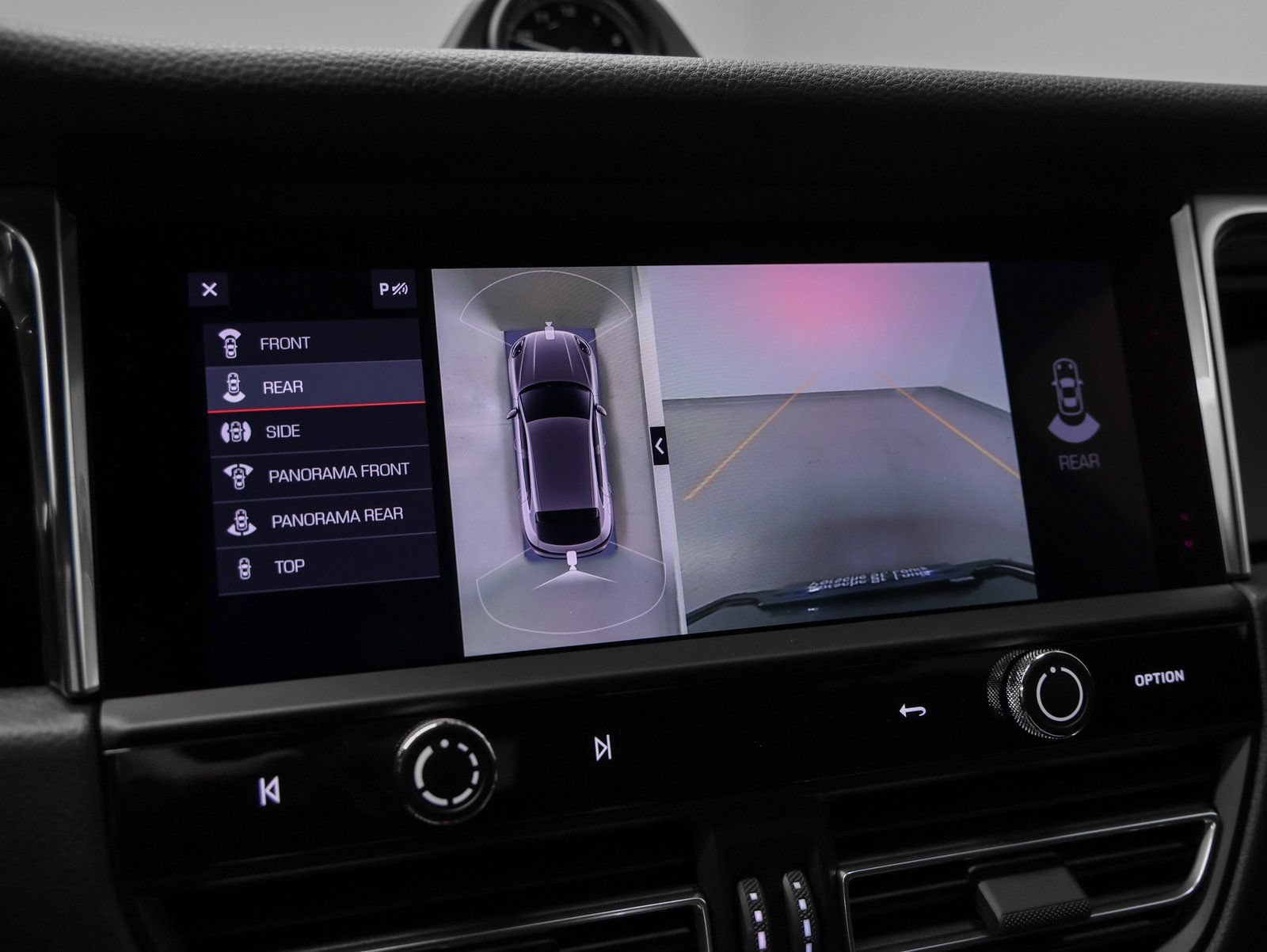 Certified 2026 Porsche Macan AWD/4WD image 33