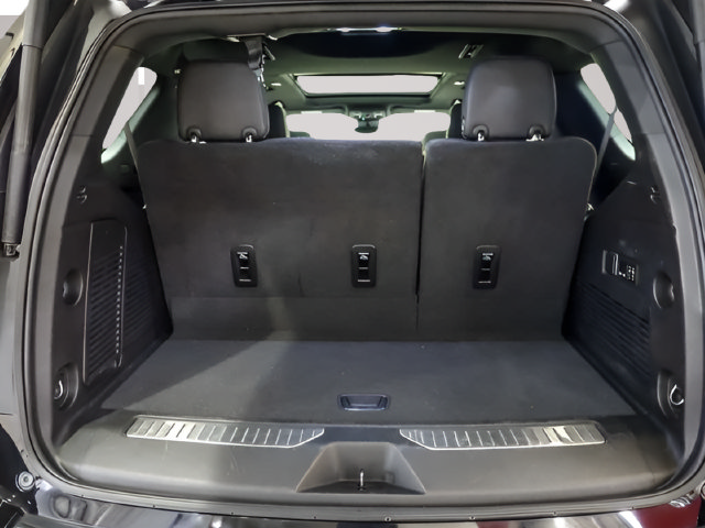 Used 2024 Chevrolet Tahoe Premier w/ Premium Package 2 AWD/4WD image 29
