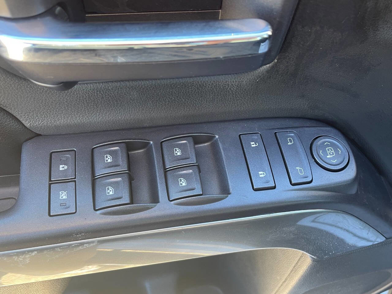 Used 2017 Chevrolet Silverado 1500 LT w/ All Star Edition image 15