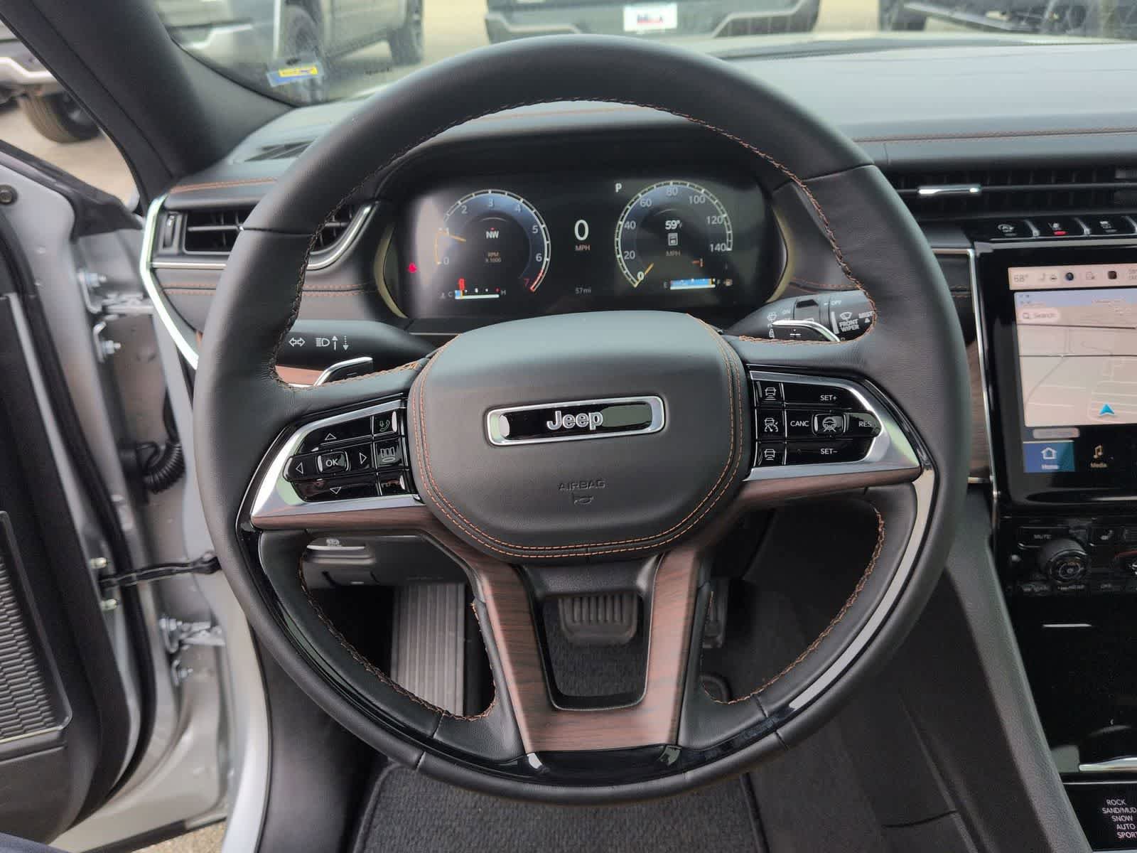 New 2025 Jeep Grand Cherokee Summit w/ Obsidian Package AWD/4WD image 21