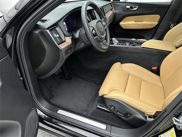 Certified 2023 Volvo XC60 B6 Ultimate w/ Climate Package image 11