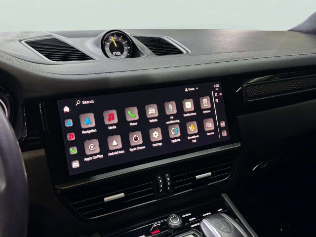 Used 2022 Porsche Cayenne Turbo GT image 23