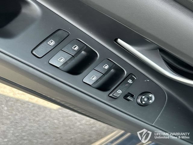 New 2026 Hyundai Elantra SE FWD image 24