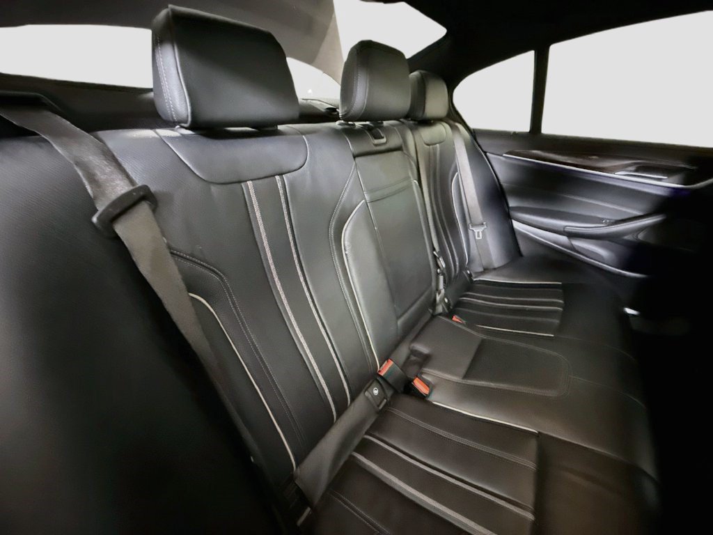 Used 2020 BMW M550i xDrive AWD/4WD image 26