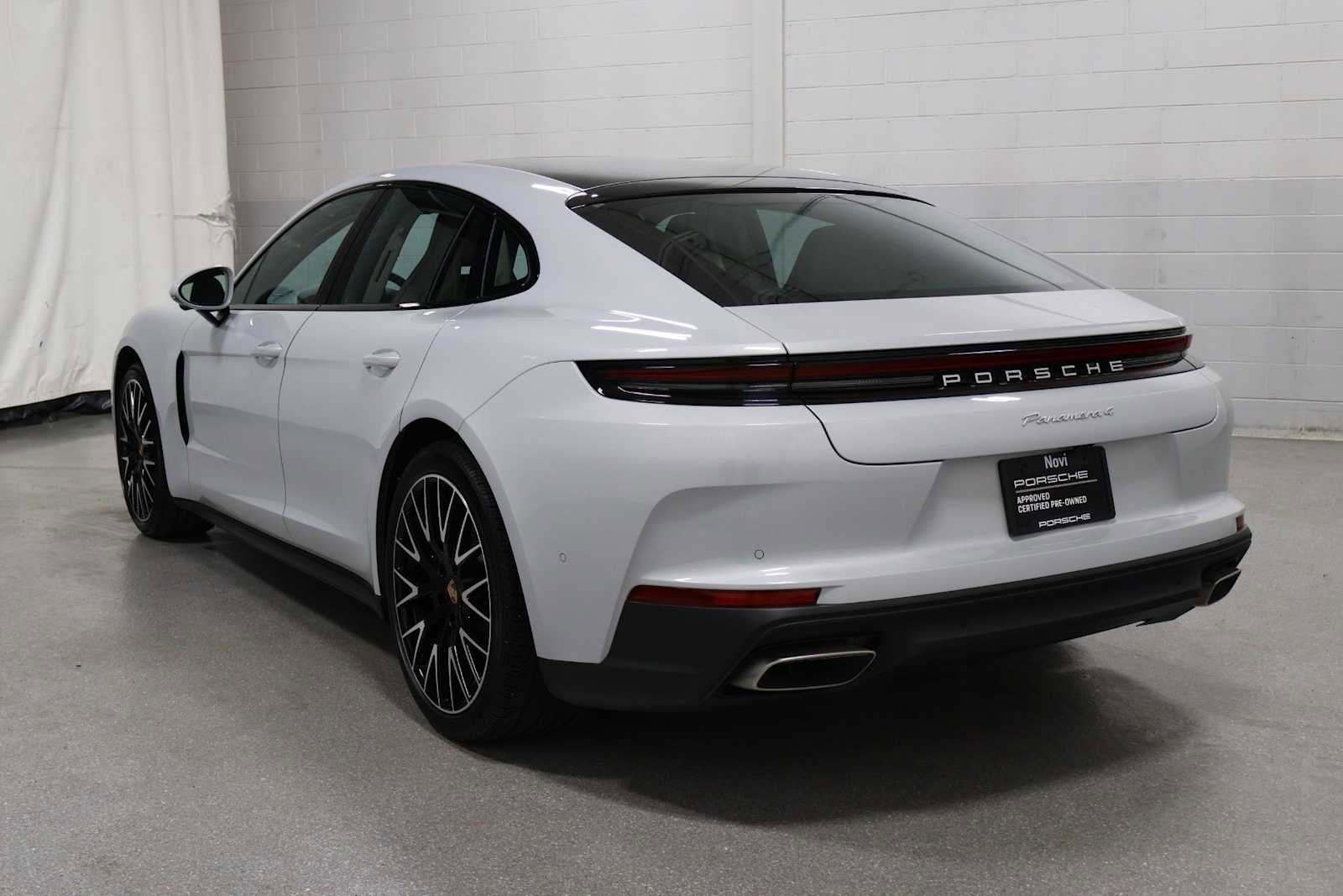 Certified 2025 Porsche Panamera 4 AWD/4WD image 3