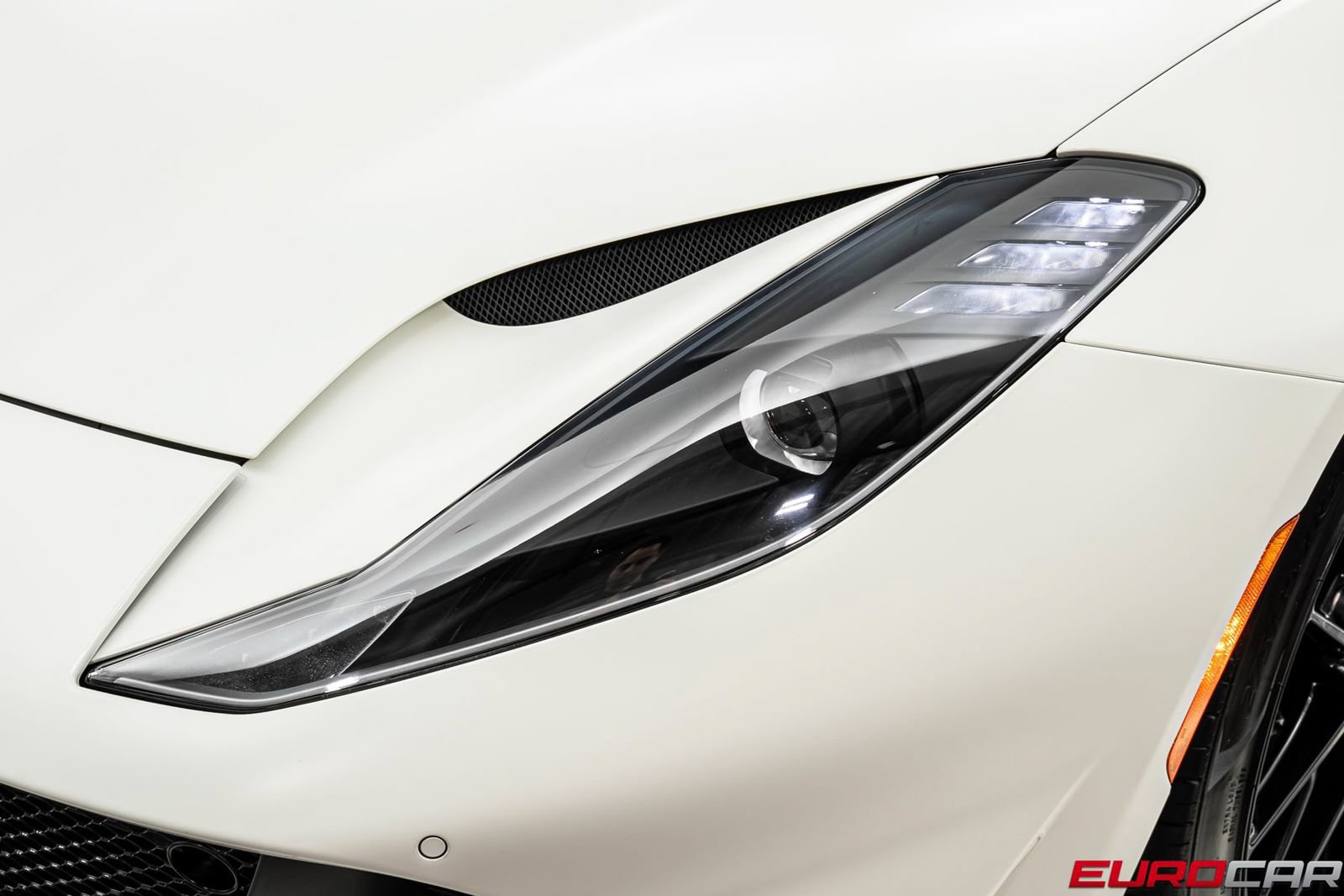 Used 2020 Ferrari 812 Superfast RWD image 12